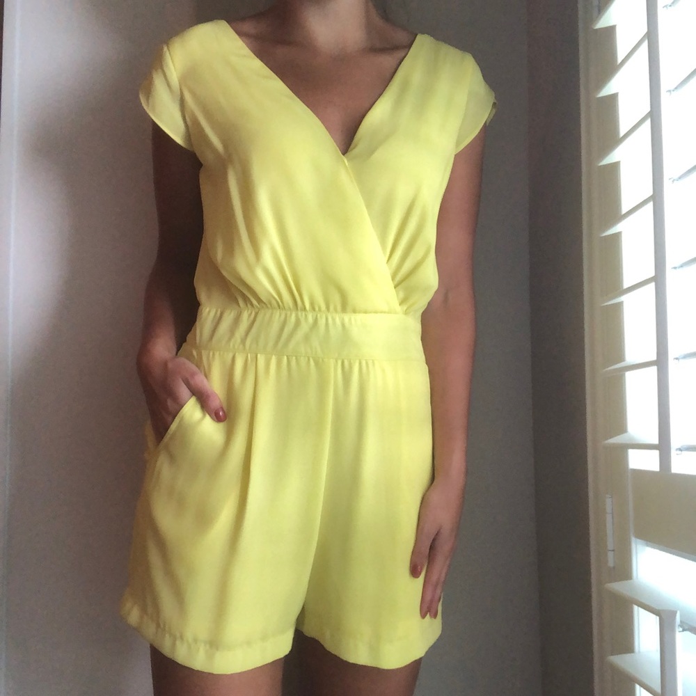 Gianni Bini yellow romper tie back